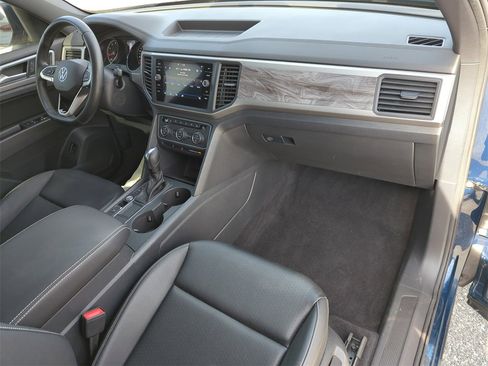 Used 2020 Volkswagen Atlas Cross Sport SE image 23