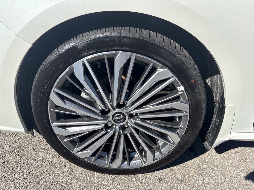 Certified 2025 Nissan Altima 2.5 SL FWD image 10