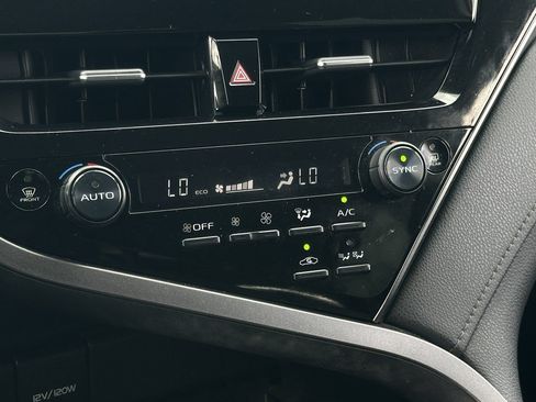 Used 2021 Toyota Camry LE FWD image 19