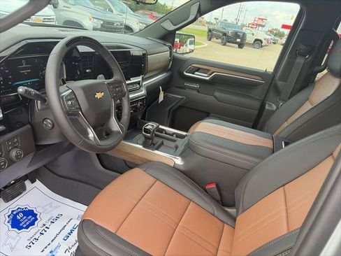 New 2026 Chevrolet Silverado 1500 High Country AWD/4WD image 16