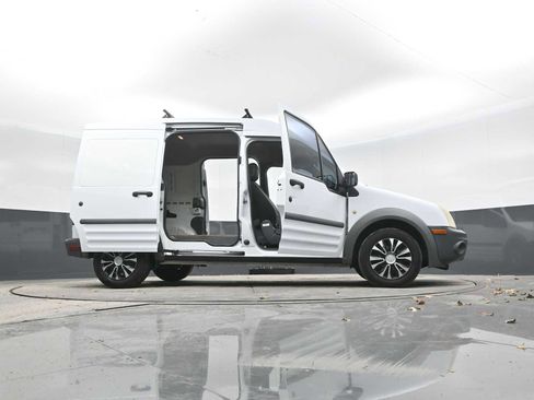 Used 2013 Ford Transit Connect XL image 40