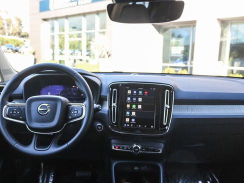 Certified 2025 Volvo XC40 B5 Core w/ Protection Package Premier image 14