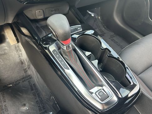 Used 2024 Chevrolet Trax RS w/ Sunroof Package image 15