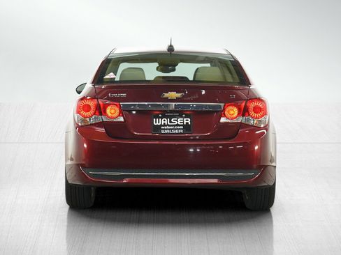 Used 2015 Chevrolet Cruze LT w/ Sun, Sound and Sport Package FWD image 4