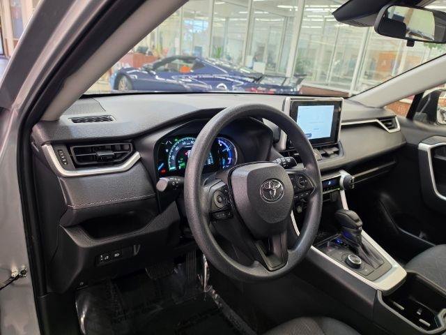 Used 2025 Toyota RAV4 XLE AWD/4WD image 8