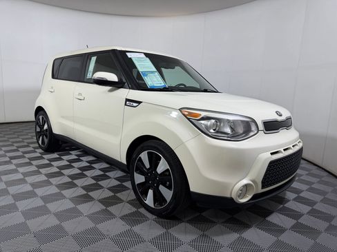 Used 2015 Kia Soul ! w/ Umber Package 1 FWD image 6