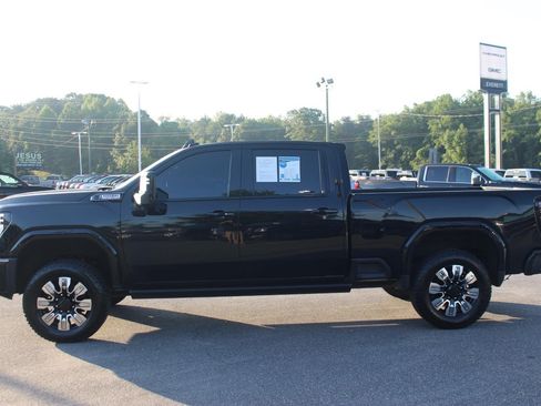 Used 2024 GMC Sierra 2500 AT4 w/ AT4 Premium Plus Package AWD/4WD image 4