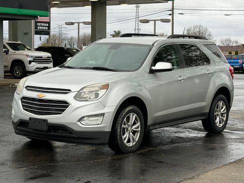 Used 2017 Chevrolet Equinox LT w/ Convenience Package FWD image 4