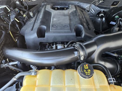 Used 2019 Ford Expedition XLT w/ Equipment Group 202A image 29