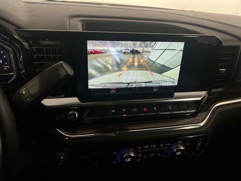 Used 2023 GMC Sierra 1500 SLE image 21