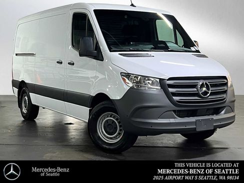 Used 2025 Mercedes-Benz Sprinter 2500 image 1