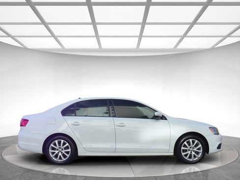 Used 2014 Volkswagen Jetta SE image 4
