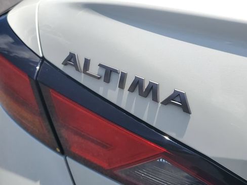 Certified 2025 Nissan Altima 2.5 SR w/ SR Premium Package FWD image 6
