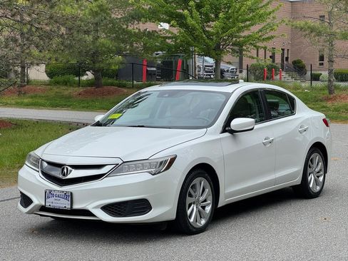 Used 2017 Acura ILX FWD image 3