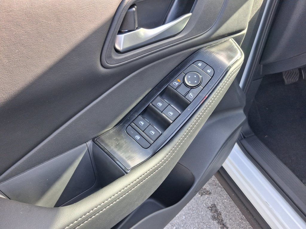 Used 2026 Nissan Rogue SV FWD image 16