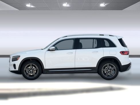 New 2026 Mercedes-Benz GLB 250 4MATIC image 2