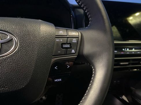 Used 2025 Toyota Camry XSE image 9