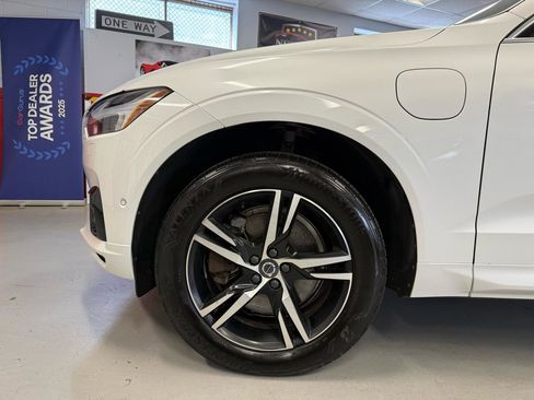 Used 2019 Volvo XC60 T8 R-Design w/ Advanced Package AWD/4WD image 17
