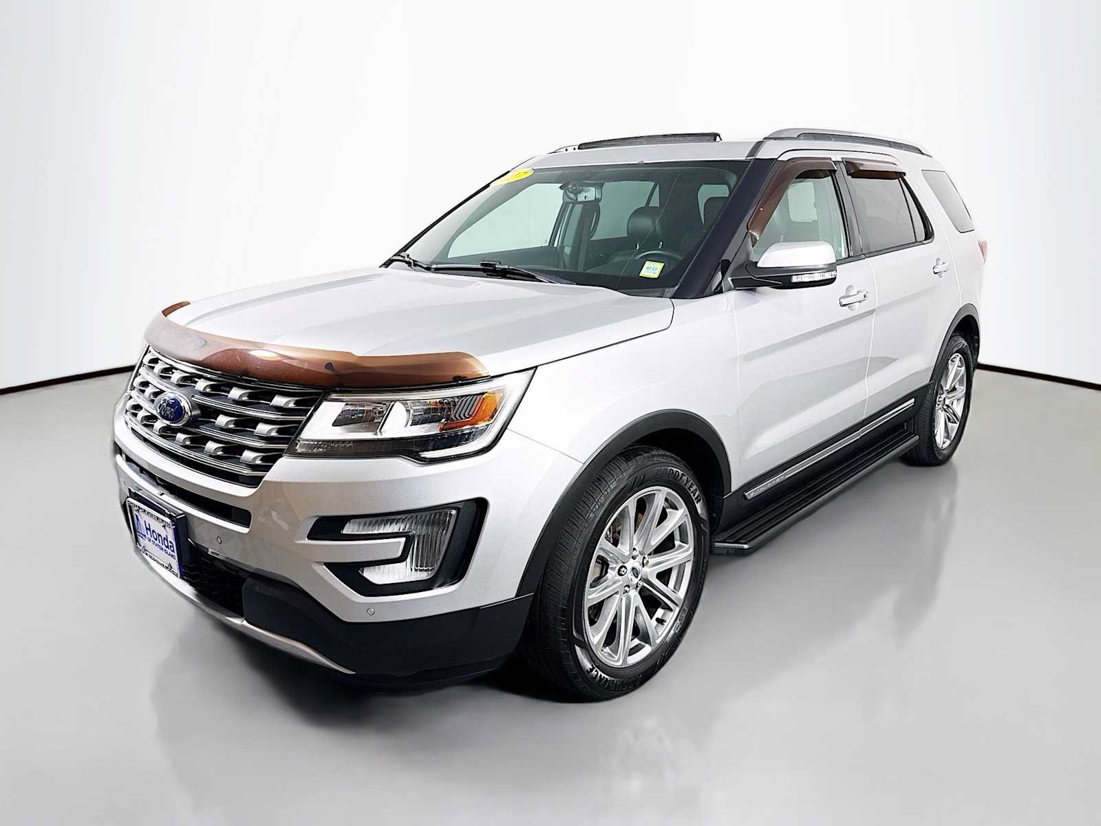 Used 2017 Ford Explorer Limited AWD/4WD image 3