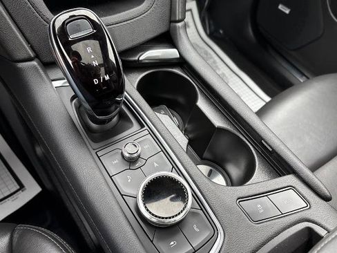 Used 2025 Cadillac XT5 Premium Luxury image 16