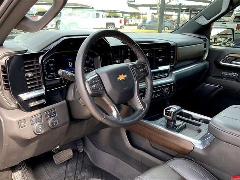 Used 2024 Chevrolet Silverado 1500 High Country w/ High Country Premium Package image 17