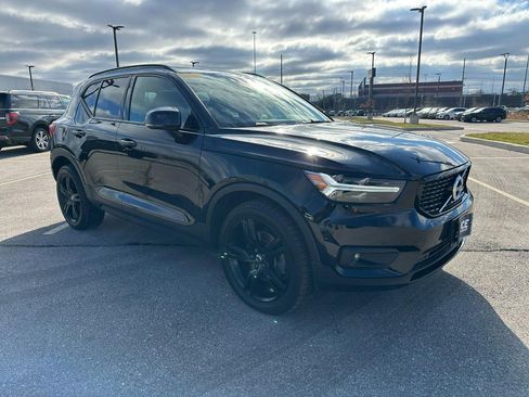 Used 2020 Volvo XC40 T5 R-Design image 8