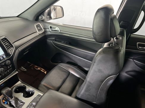 Used 2022 Jeep Grand Cherokee Limited image 23