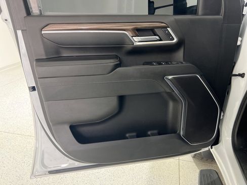 Used 2024 Chevrolet Silverado 2500 LT image 19