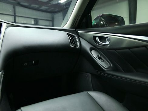 Used 2017 INFINITI Q50 2.0t w/ Moonroof Package RWD image 37