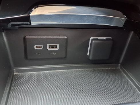 Used 2023 Buick Envision Preferred w/ Premium Seat Package AWD/4WD image 10