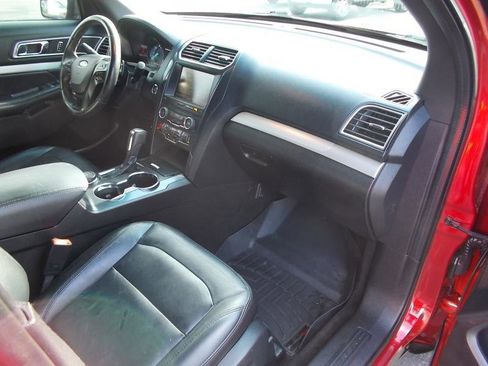Used 2016 Ford Explorer XLT w/ Equipment Group 202A image 21