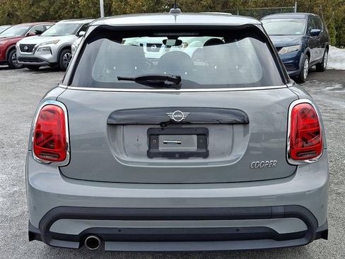 Used 2022 MINI Cooper 4-Door Hardtop image 6