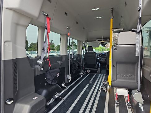 Used 2020 Ford Transit 350 XL image 25