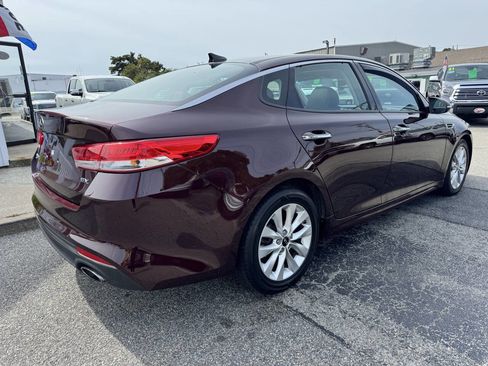 Used 2017 Kia Optima EX w/ Premium Package image 9