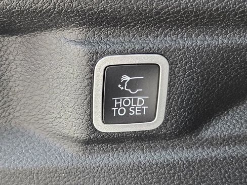 Used 2023 Jeep Grand Cherokee L Limited AWD/4WD image 14