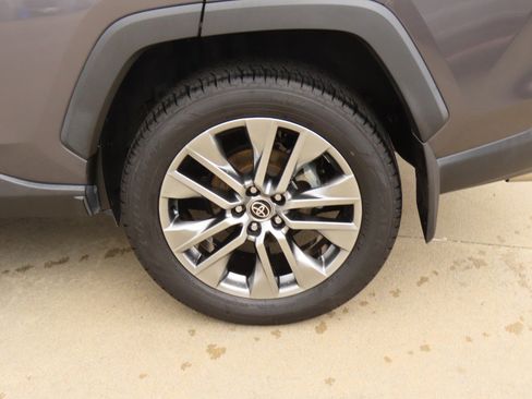 Used 2023 Toyota RAV4 Limited image 18