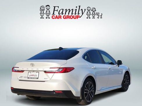 Used 2025 Toyota Camry XLE w/ Premium Plus Package AWD/4WD image 4