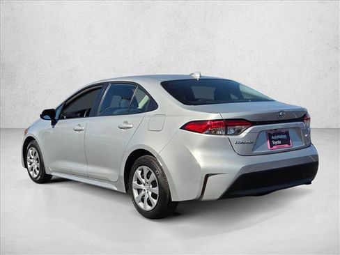 Used 2024 Toyota Corolla LE image 8