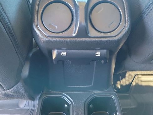 Used 2023 Jeep Gladiator Willys image 28