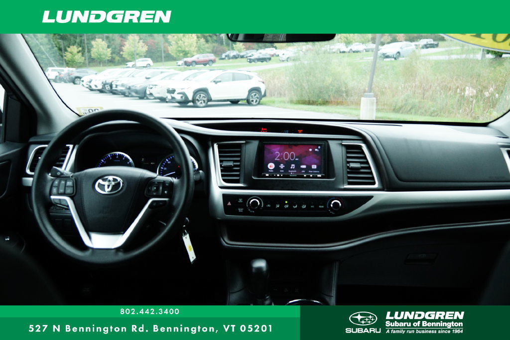 Used 2019 Toyota Highlander LE AWD/4WD image 5