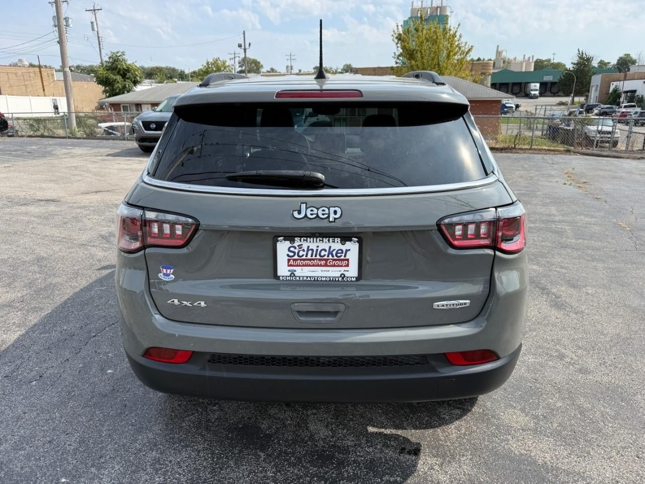 Used 2023 Jeep Compass Latitude w/ Convenience Group AWD/4WD image 8