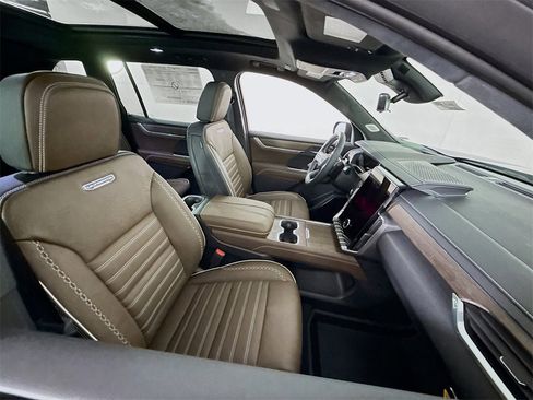 New 2026 GMC Acadia Denali Ultimate w/ LPO, Floor Liner Package image 24