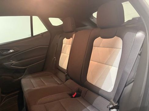 Certified 2024 Chevrolet Trax RS w/ Sunroof Package image 21