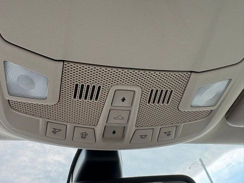 Used 2019 Ford Fusion SE image 30