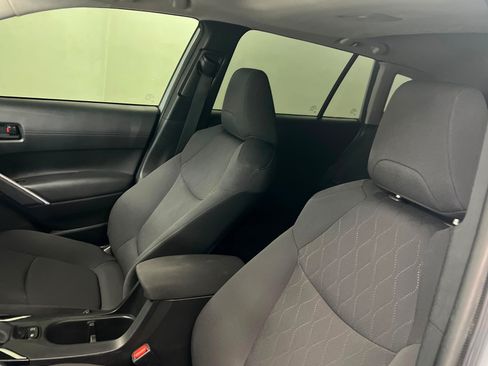 Used 2023 Toyota Corolla Cross LE w/ Moonroof Package FWD image 17