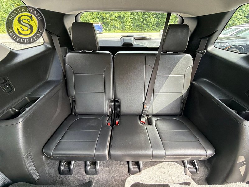 Used 2019 Chevrolet Traverse RS w/ LPO, Floor Liner Package FWD image 16
