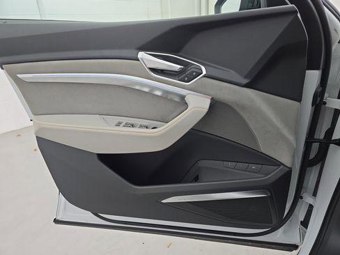 Used 2023 Audi e-tron Chronos w/ Chronos Package image 53