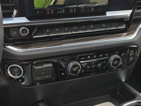 New 2026 Chevrolet Silverado 1500 LT Trail Boss AWD/4WD image 14