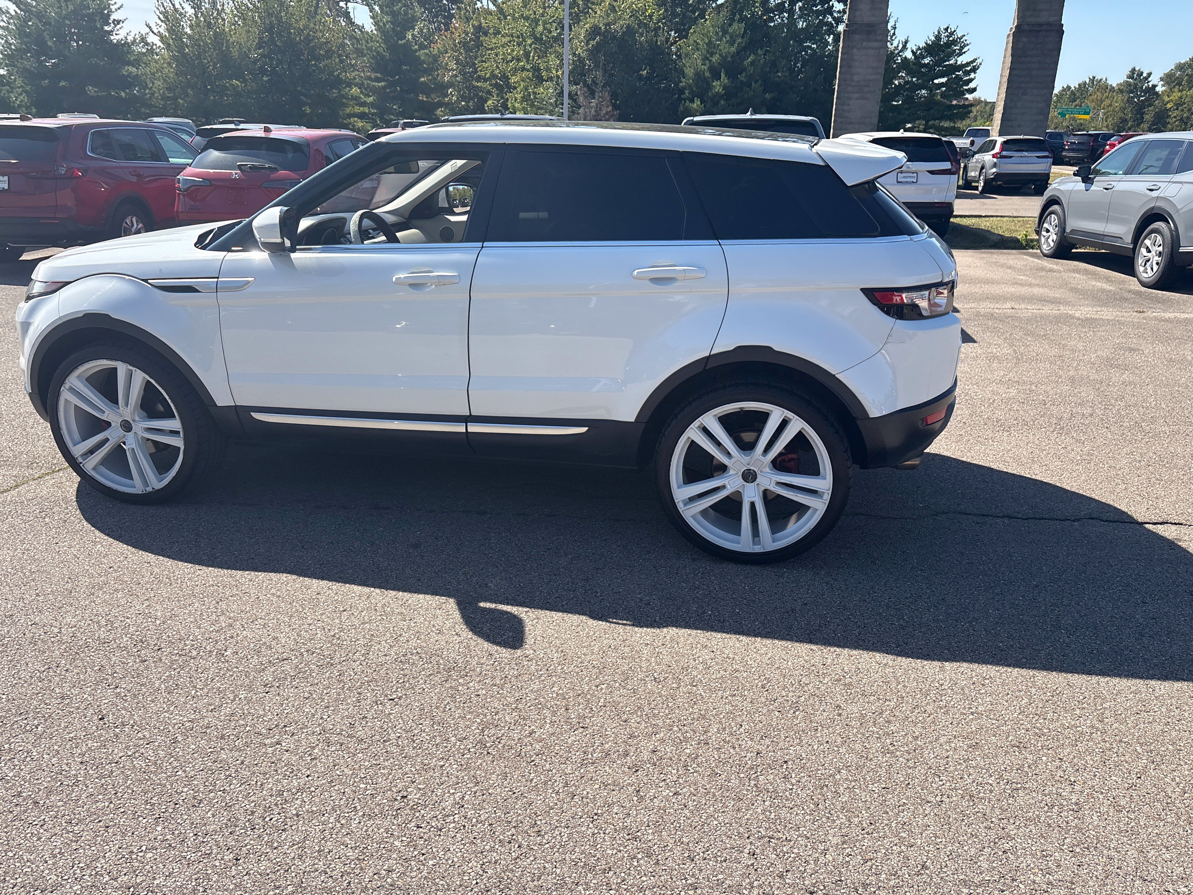 Used 2012 Land Rover Range Rover Evoque Prestige w/ Prestige Premium Pkg AWD/4WD image 2