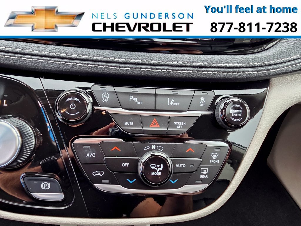 Used 2024 Chrysler Pacifica Touring-L FWD image 29